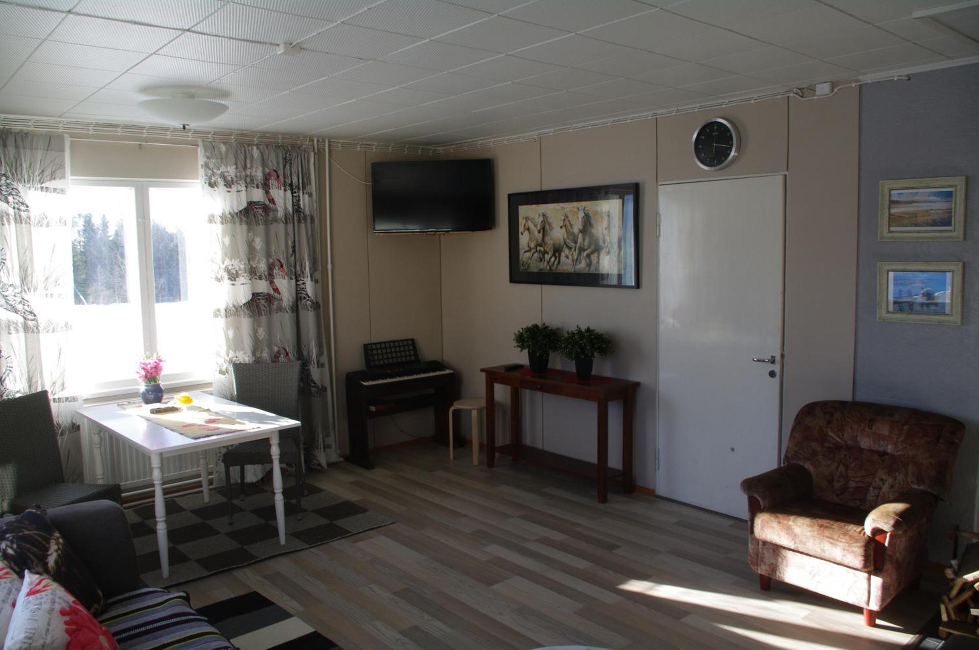 Aneen Loma Vacation And Cottages ปอซิโอ ห้อง รูปภาพ