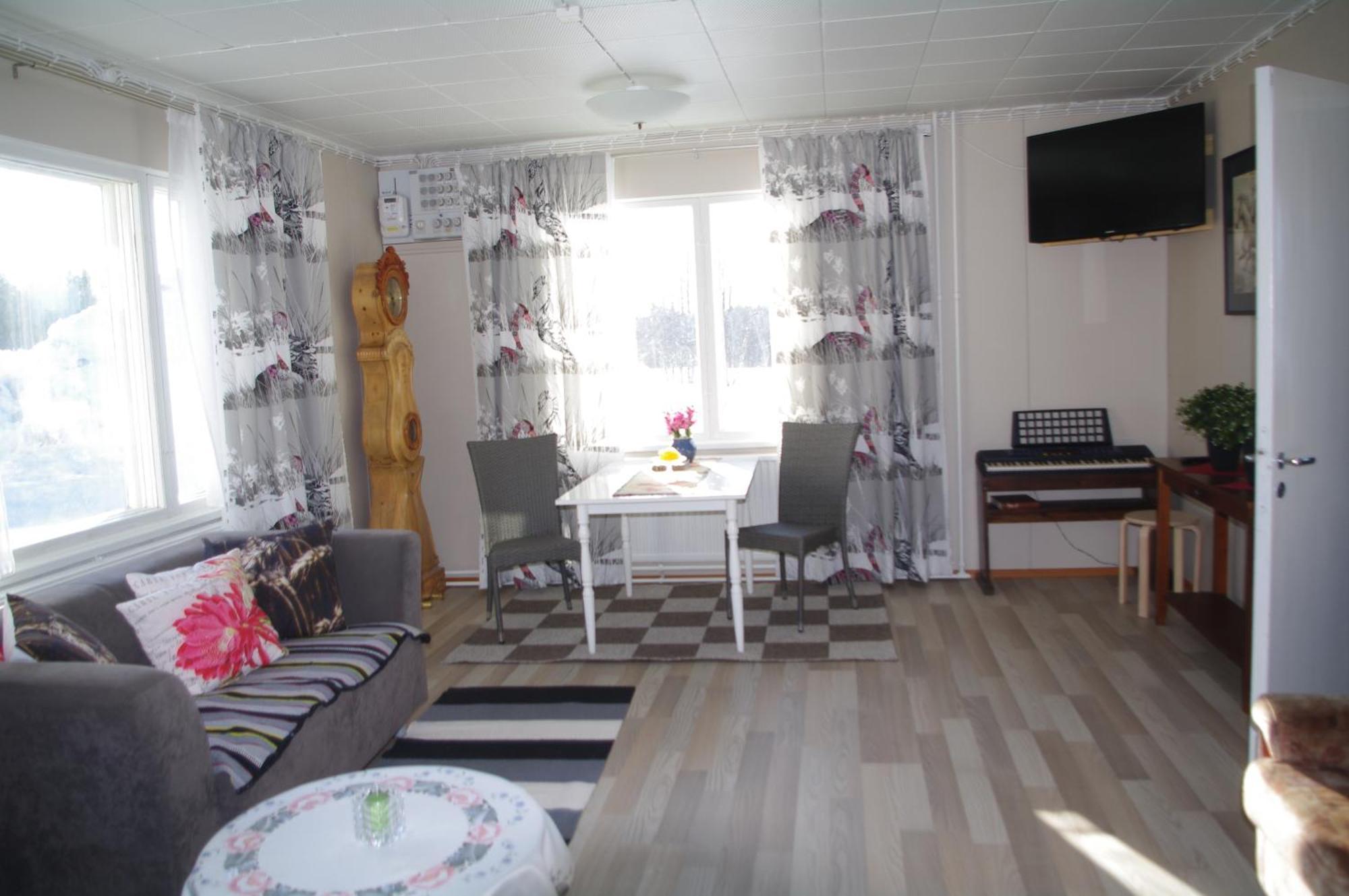 Aneen Loma Vacation And Cottages ปอซิโอ ห้อง รูปภาพ