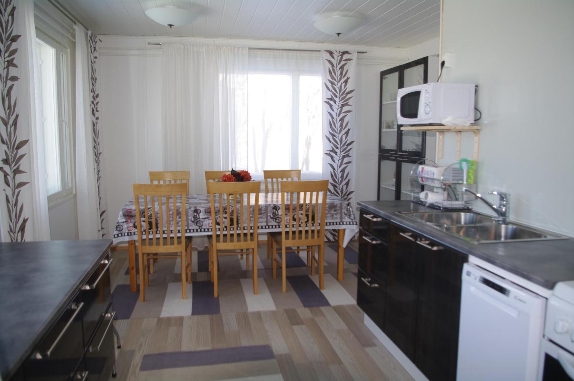 Aneen Loma Vacation And Cottages ปอซิโอ ห้อง รูปภาพ