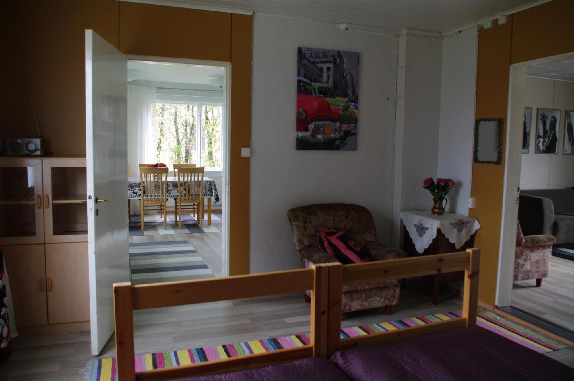 Aneen Loma Vacation And Cottages ปอซิโอ ห้อง รูปภาพ